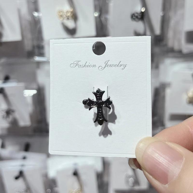 

Personalized, Super Sparkling, Sweet and Cool Hip-hop Cross Ear Clip, Micro Inlaid with Niche Design, Ear Hole Free Ear Bone Clip Earrings чорний