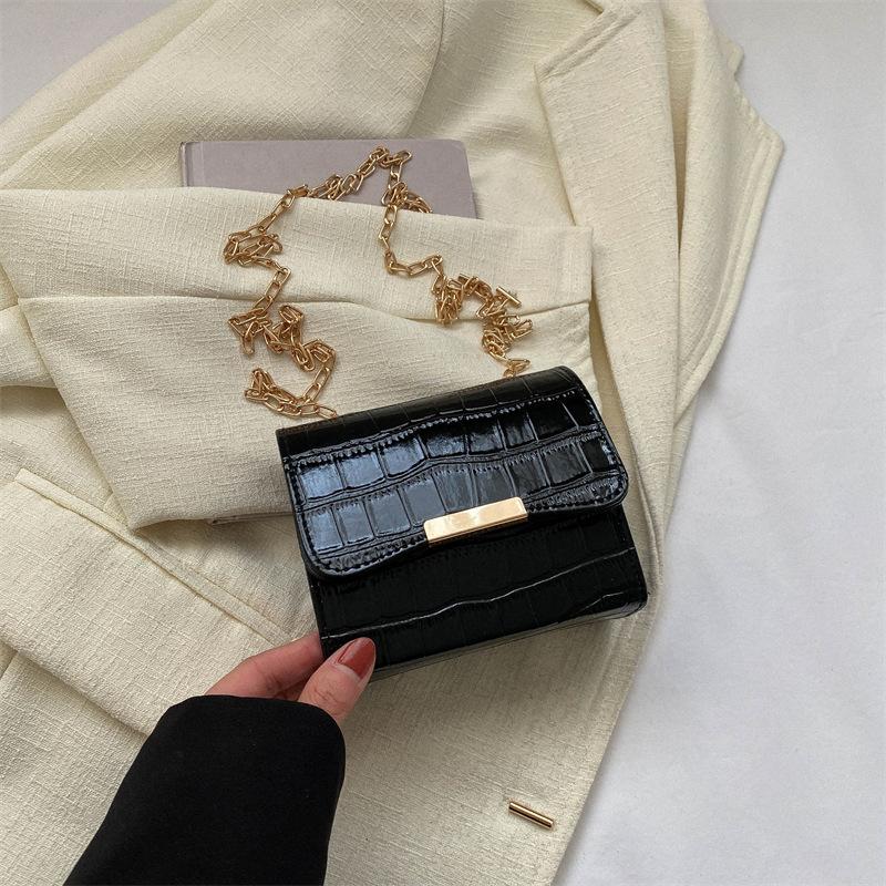 Simple Texture Messenger Small Square Bag Women's Bag New 2025 Korean Version Lacquered Crocodile Pattern Shoulder Armpit Bag Chain Bag