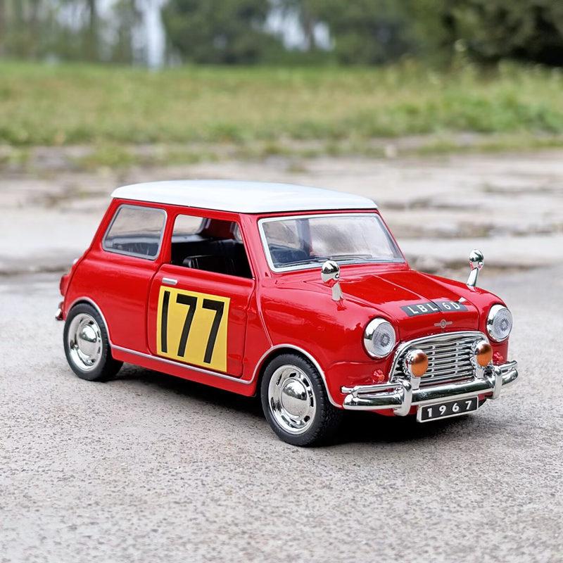 1:32 Morris Mini Cooper S Alloy Classic Sports Car Model Diecast Metal Track Racing Car Vehicles Model Sound Light Kids Toy Gift