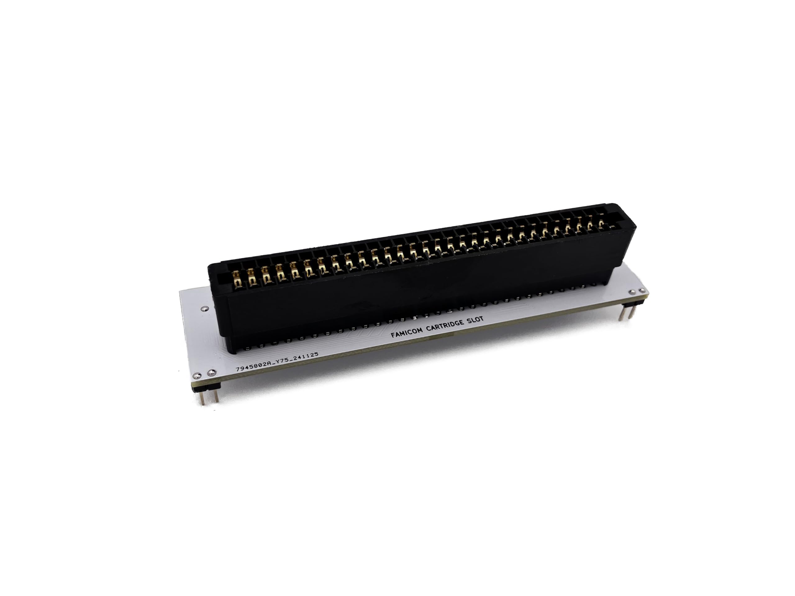 

(Old Version) Retro ROM Reader Cartridge Slot for FAMICOM (White)