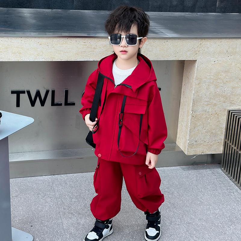 Boys' Red Autumn Casual Sports Suit 2025: Fashionable and Handsome Baby Two-Piece Set