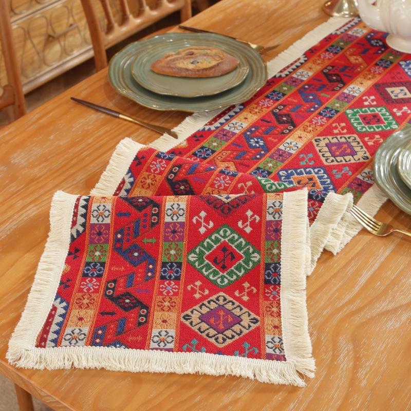 Vintage Green Jacquard Tassel Table Runner with Floral Design - Polyester, Frayed Edges, Perfect for Parties, Birthdays,Weddings,and Family Gatherings
