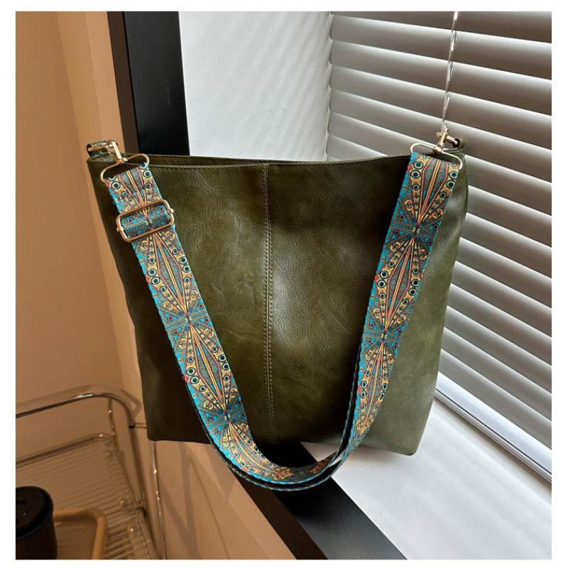 European & American Fashion Large Capacity Solid Color PU Bucket Shoulder & Crossbody Bag for Women