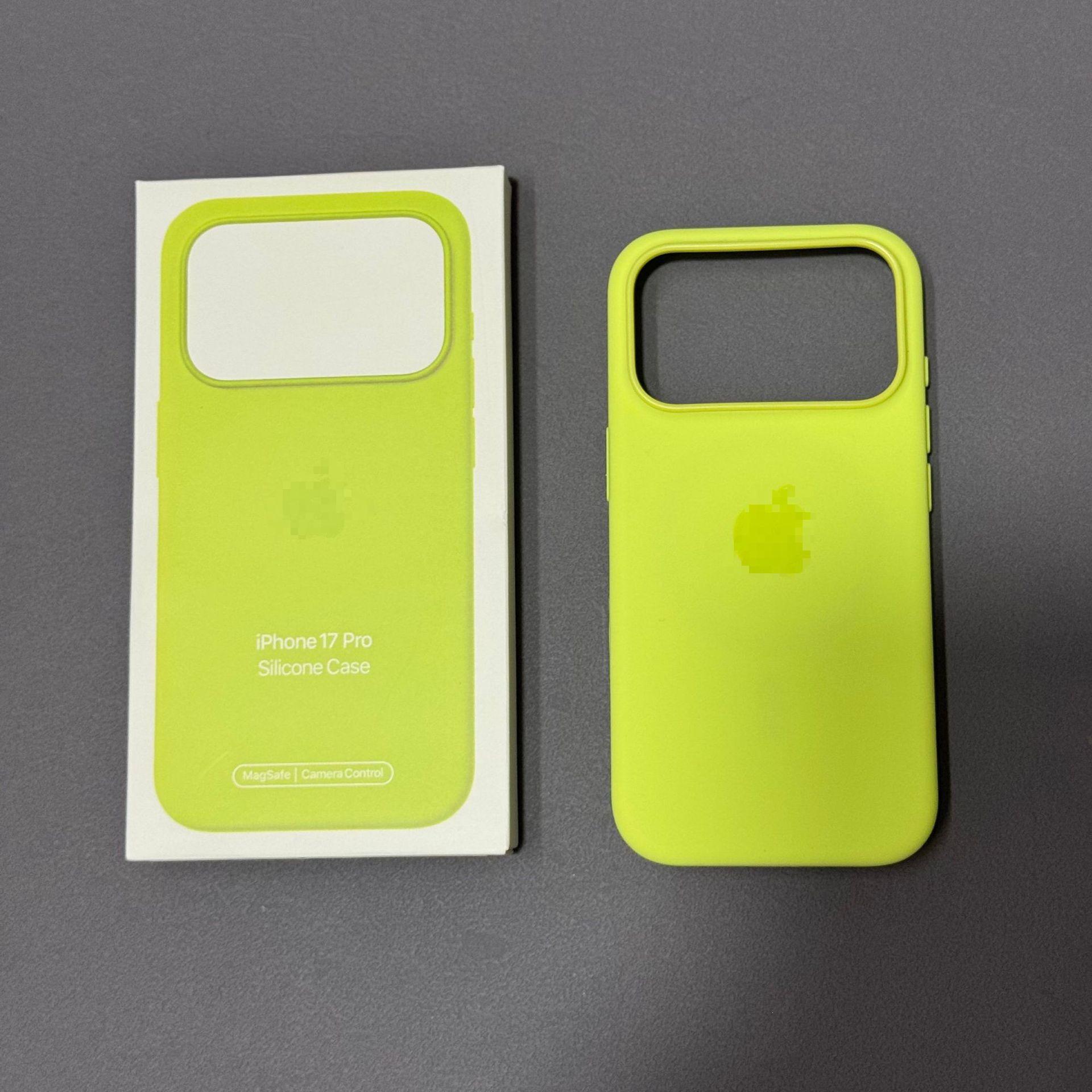 iPhone 17 Pro Max Liquid Silicone Magnetic Animation Full Coverage Protective Case Standard