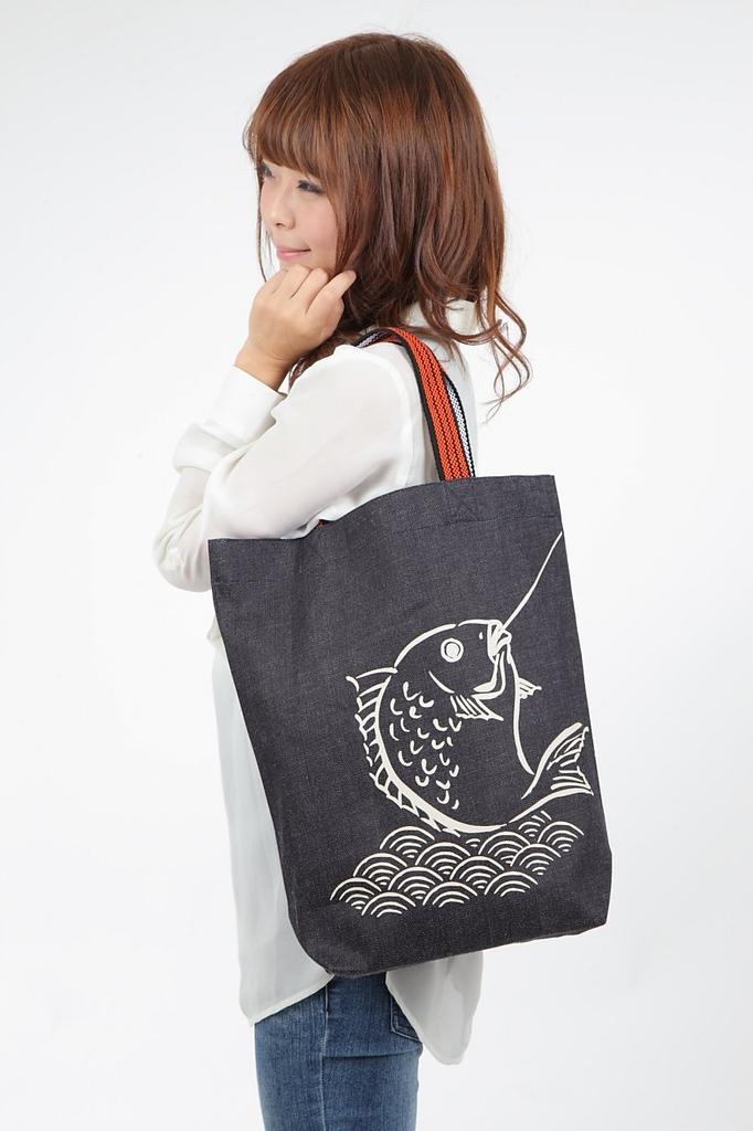 Kurashiki Denim-Tragetasche, Retro-Japanmuster, Vertikales Format, Hergestellt in Japan (Sanada Yukimura Rokumon Sen)