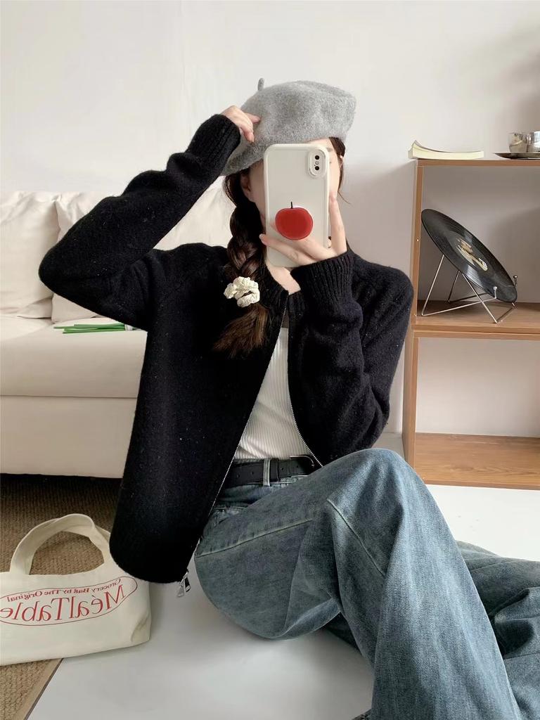 Crew Neck Short Sweater Jacket Women's Loose Autumn 2025 New Zipper Knitted Cardigan Loose Top Women's Trend