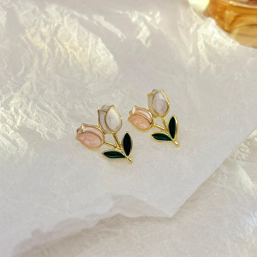 Light Luxury Exquisite Micro-inlaid Zircon Flower Earrings Elegant High-end Pearl Stud Earrings Niche Design Temperament Earrings