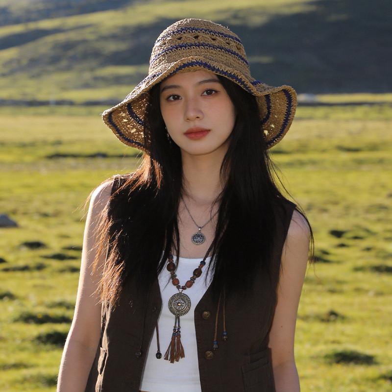 

Paper Straw Summer Hat With Wide Brim And Breathable Design For Outdoor Sun Protection