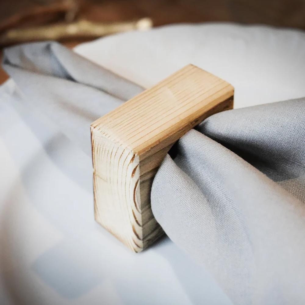 Vlastní Dřevěný Kroužek na Ubrousky Držák Ubrousku Rustikální Přírodní Kroužek na Ubrousky Dřevěná Jmenovka Svatba Zásnuby Slepičí Párty Stolní Dekorace