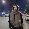 Herbst und Winter kontrastfarbiger Karoschal Damen Winter weiche Baumwolle bequem warm Student gestrickter langer Schal mit Fransen Trend