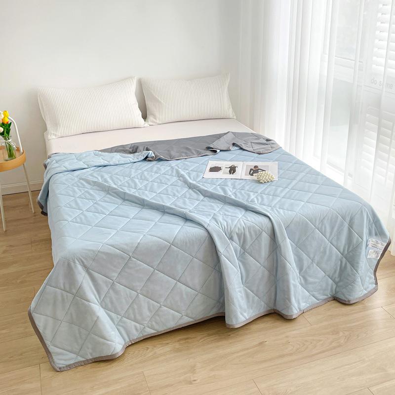 Cool Summer Quilt Solid Color Ice Silk Summer Quilt Single and Double Machine Washable Air Conditioner Gift Thin Quilt