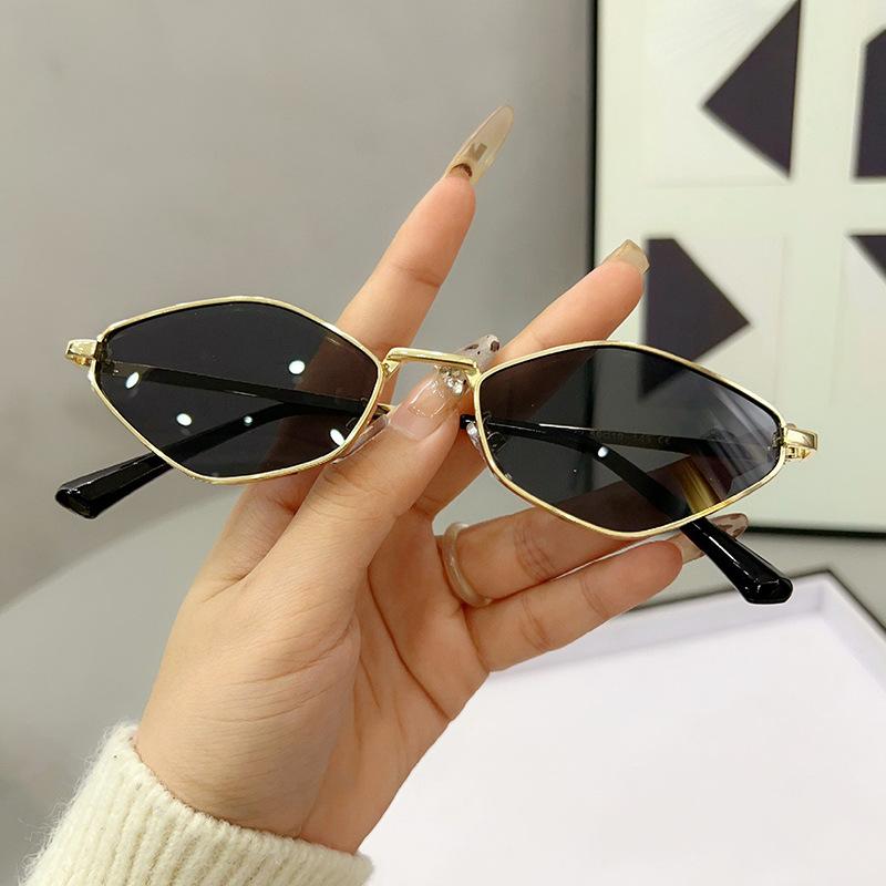 Rhombus Polygon Small Frame Sunglasses Women Fashion Oval Retro Outdoor Sun Glasses Luxury Metal Cat eye Eyewear UV400 Sexy Girl