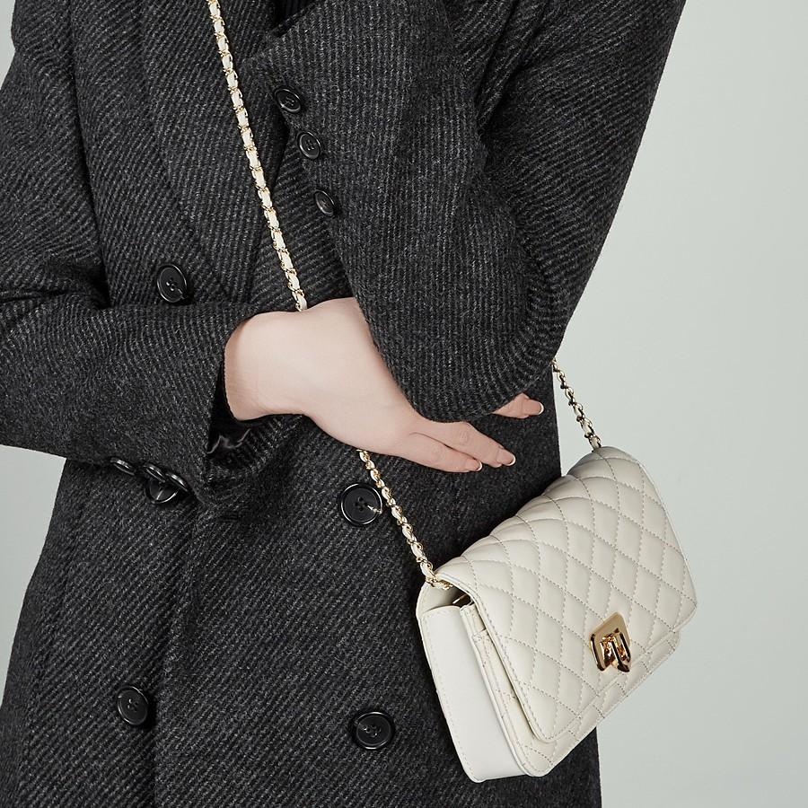 Genuine Leather Versatile Small Square Bag for Women 2025 Autumn Winter New Ins Commuting High-end Style Quilted Crossbody Chain Bag