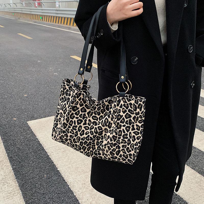 New Fashion Tote Bags Shopping and Travel Canvas Bags Women Popular Handbags Large Capacity Leopard Shoulder Bags