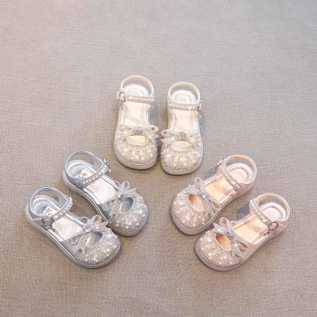 2026New Stylish Big Kid Beach Shoes, Flat-soled Baby Spring and Autumn Girls' Summer Shoes, Princess Crystal Shoes, Girls' Sandals