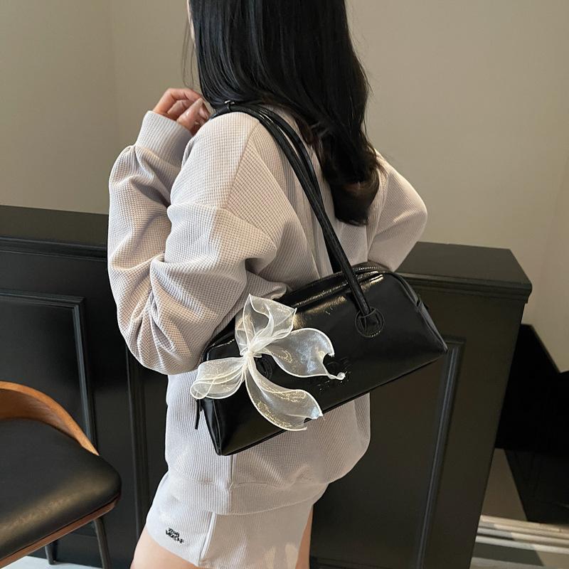 Premium Texture Portable Underarm Bag Women'S Trend Shoulder Bag Simple Casual Commuter Bag
