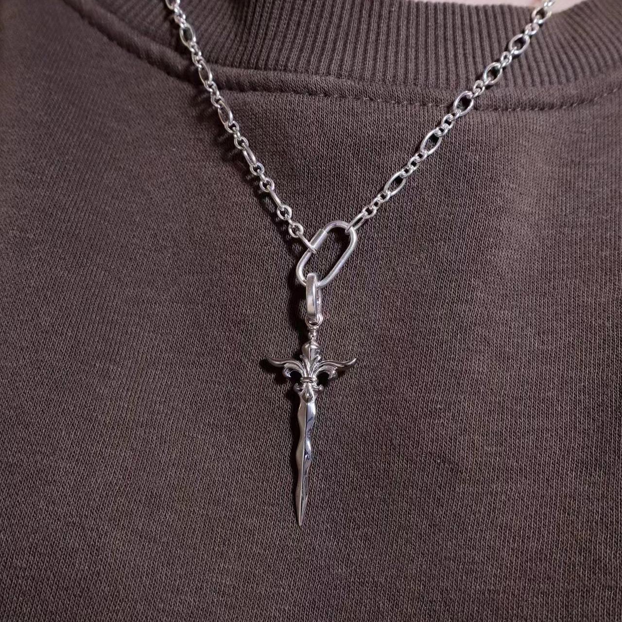 

Ретро Унисекс Подвеска-Меч Ирис - Модная Европейская и Американская Цепочка для Свитера