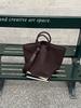 Korb-Tragetasche aus pflanzlich gegerbtem Rindsleder: Runde Ring Schulter Crossbody Tasche