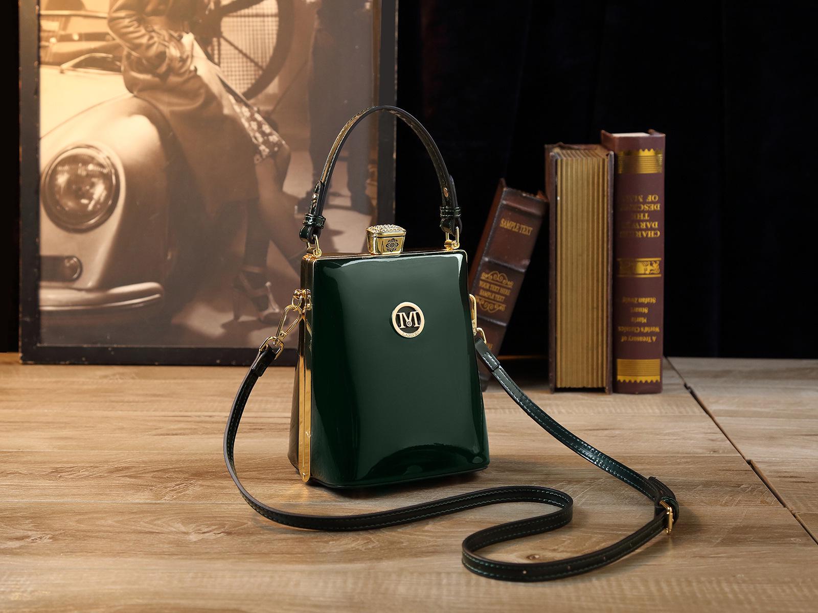 

Миниатюрная сумка через плечо из блестящей лакированной кожи в европейском и американском стиле — уличная модная мобильная сумка на одно плечо, легкий роскошный стиль. темно-зеленого