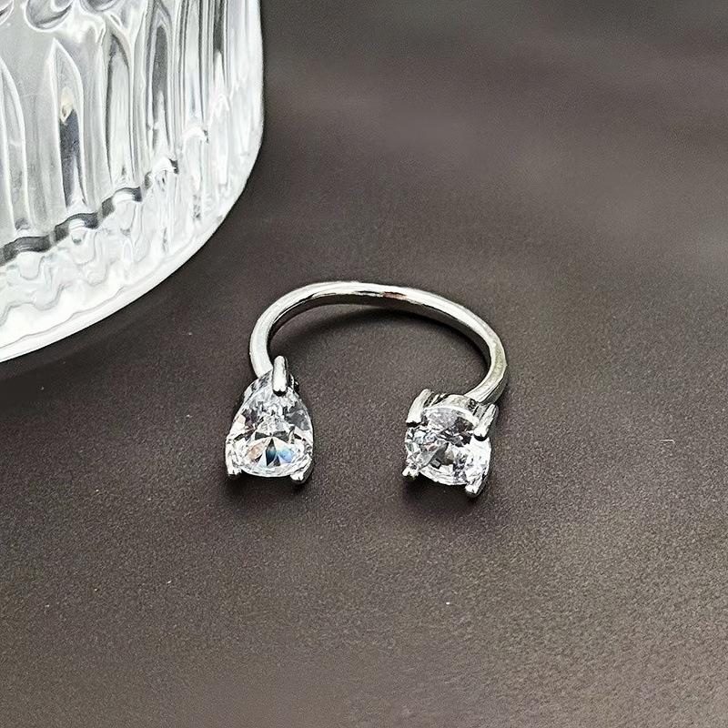 Αστέρι Άκρου Δακτύλου~ Εκρηκτικό Διπλό Κεφάλι Δαχτυλίδι Ζιργκόν Γυναικείο Ειδικό Σχέδιο Ελαφριά Πολυτέλεια Αρθρωτό Δαχτυλίδι Προηγμένη Αίσθηση Δαχτυλίδι Στοίβαξης