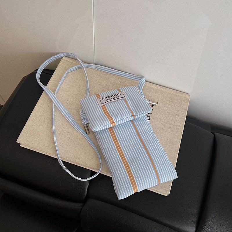 New Small Bag Women's Korean Version Fashion Niche Design Shoulder Bag Student Messenger Bag Casual and Lightweight Small Square Bag