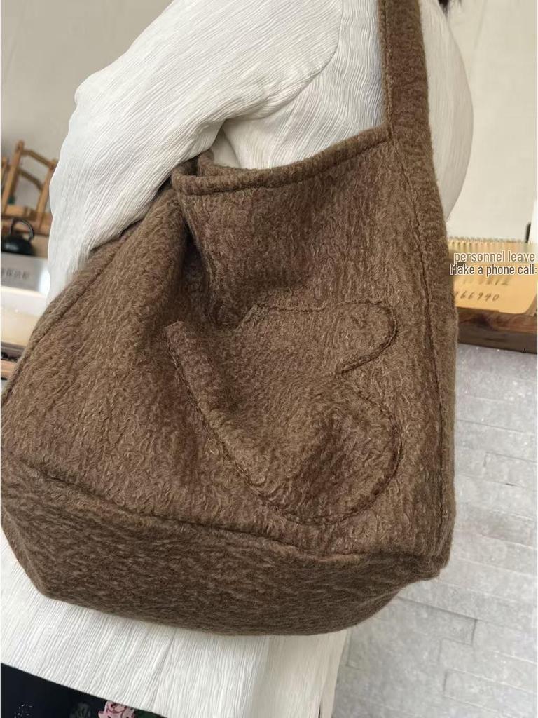 Korean Style Textured Wool Tote: Large-Capacity, Versatile Handheld/Shoulder Bag for Commuters