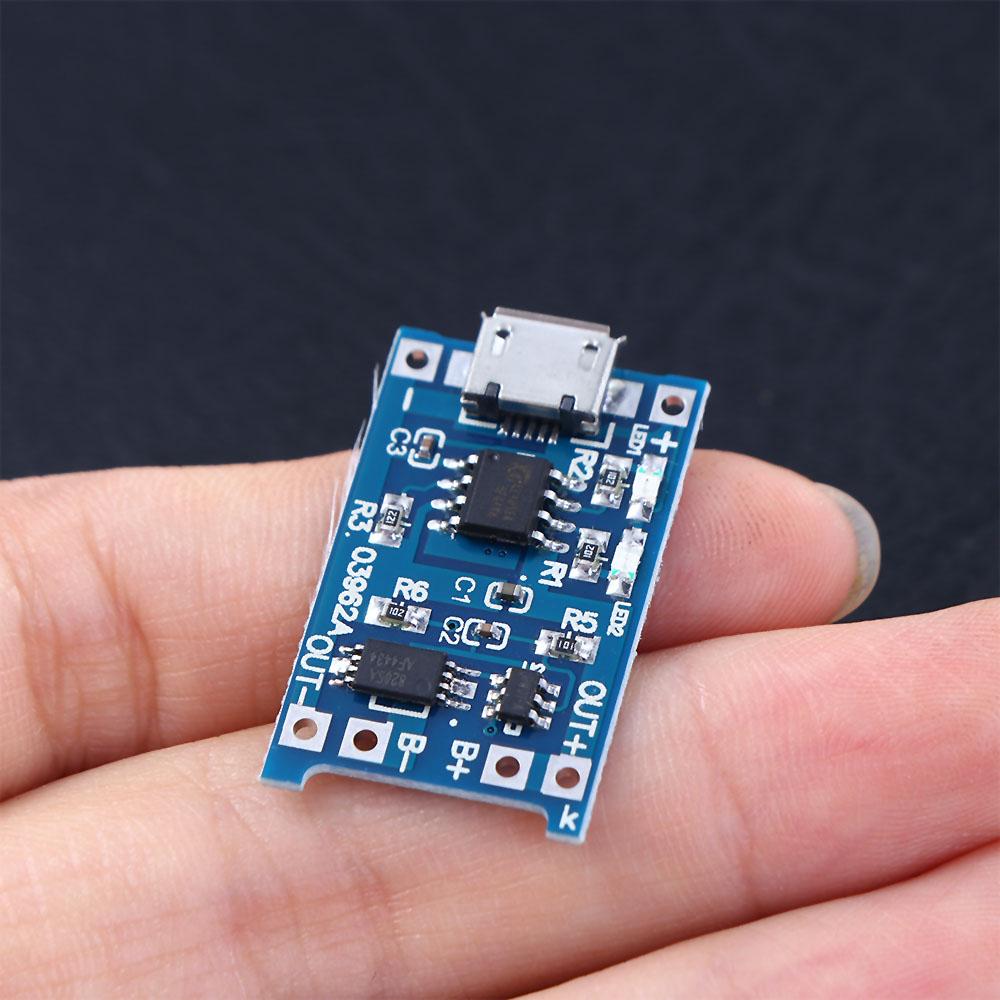 

С защитным 1A 5V модулем зарядного устройства, модулем зарядного устройства аккумулятора, платой зарядки синий