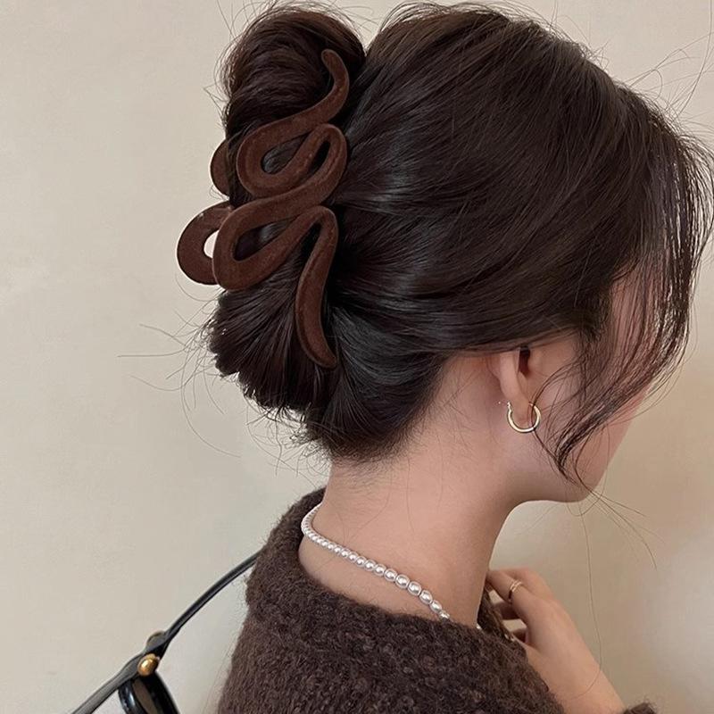 Frosted Wave Grab Clip Large Maillard Hair Clip Elegant Girls Shark Clip Back Head Hair Clip Hair Accessories Jewelry Gifts