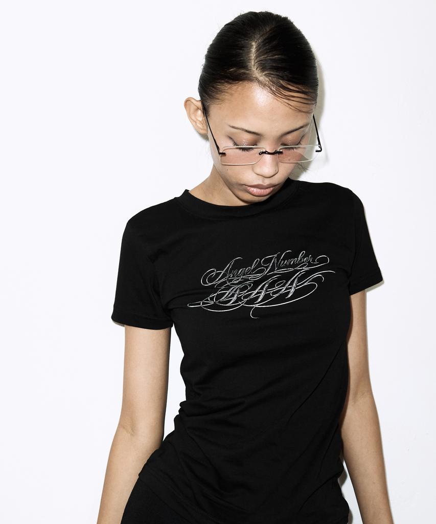FANCY CLUB Back Cross Tee (Black) F26Qb073