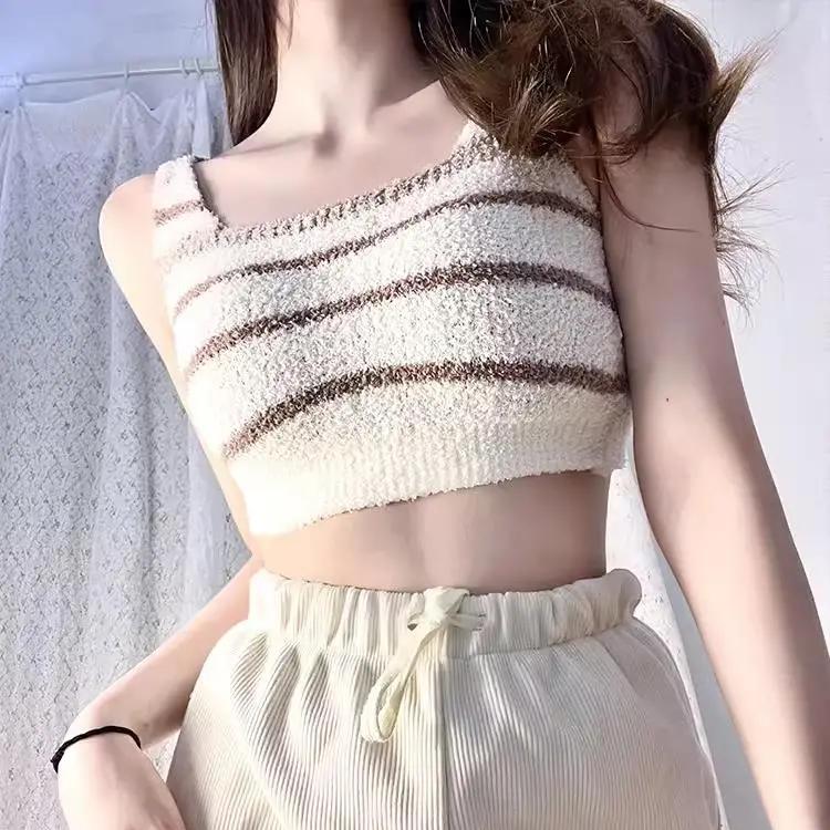 WTEMPO Plush Vest Women's Fleece Bra with Chest Pad Can Be Worn As An Inner Layer In Winter Warm Base Layer Top and A Slimming Undergarment