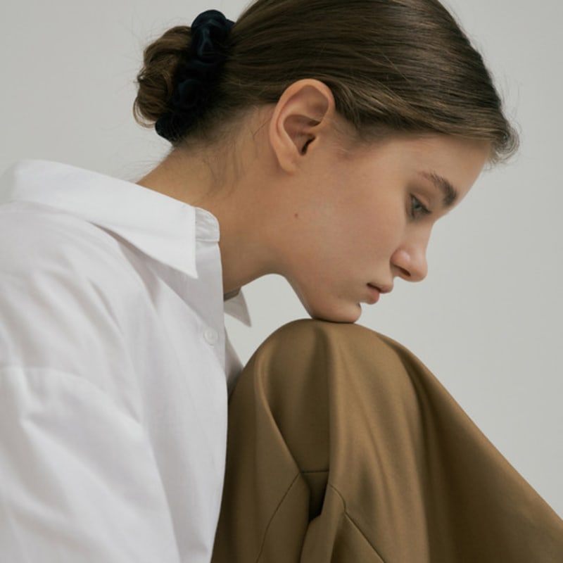 AVVINA PELLE Silk Scrunchie (S) - Black