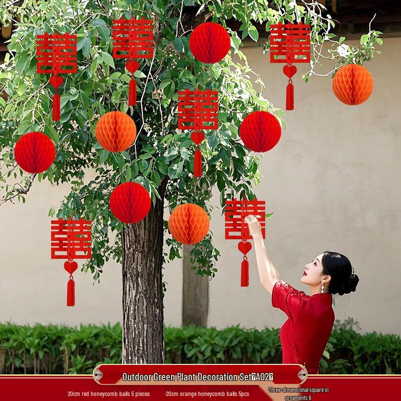 Rustic Courtyard Lantern Pendants for Tree Decoration - Wedding and New Home Outdoor Ornaments