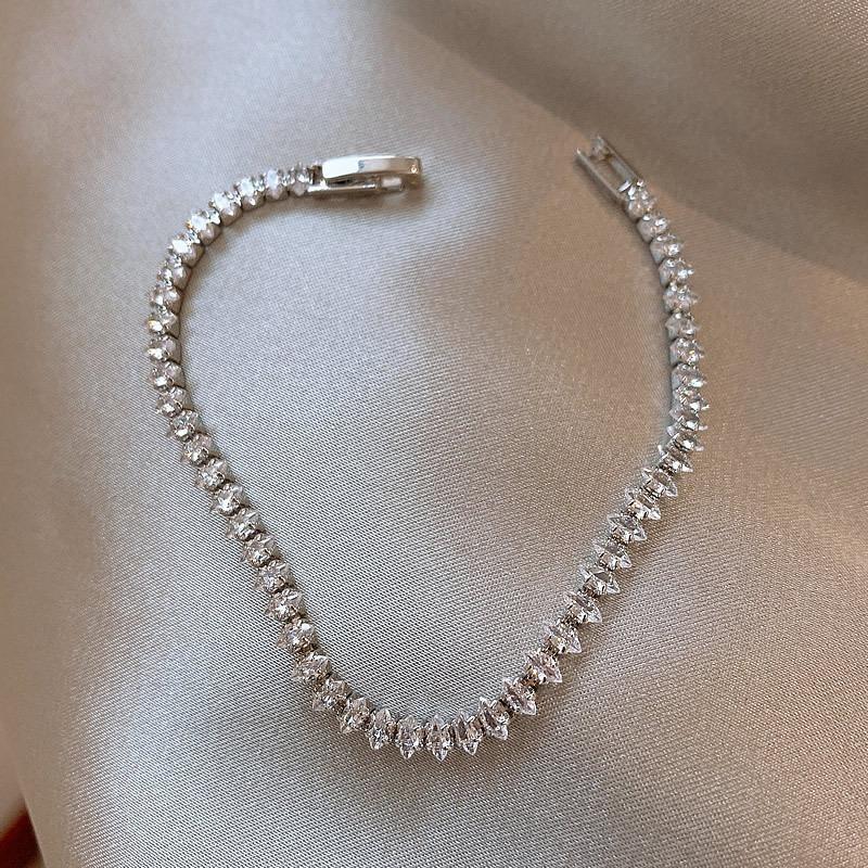Women Geometric Waterdrop Cubic Zirconia Bracelet Elegant Hand Jewelry