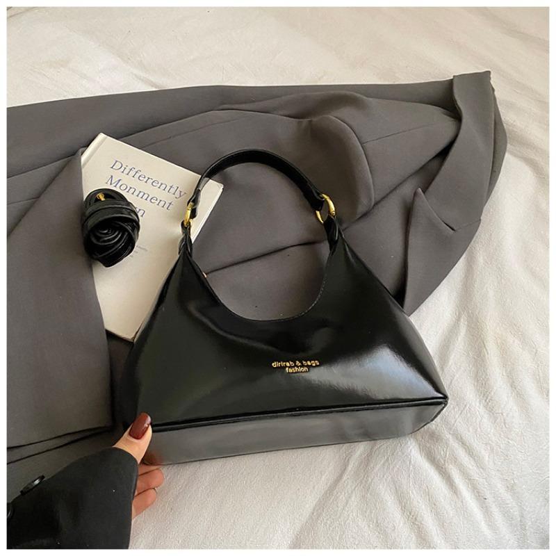 

Fashion retro oil wax skin crescent dumpling bag women s 2026 new retro niche hand-carried one-shoulder crossbody bag