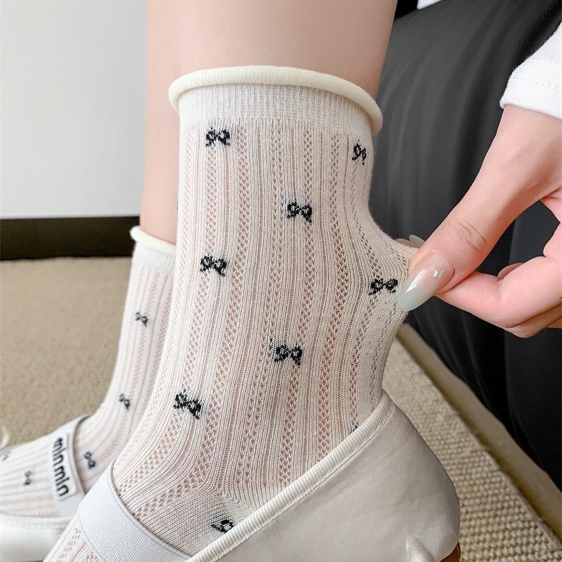 Female Spring and Autumn Thin Fashion New Style Bow Roll Edge In The Tube Stack Socks