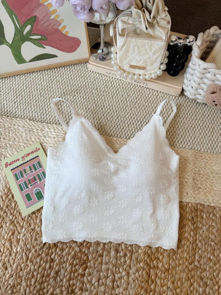 Seamless Lace Camisole with Fixed Cup and Beautiful Back Design