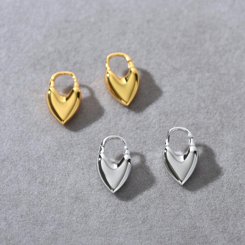 Fashion Commuting Must Enter The Niche, Simple Personality, Exquisite Sense Of Love, Ear Buckles, Advanced Cold Wind, Small Temperament Earrings