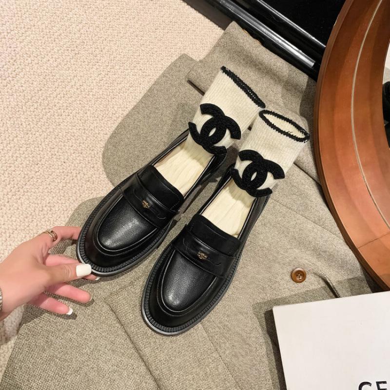 New round head leather large size single shoes women's low heel non-slip thick sole comfortable fashion sheepskin women's shoes four seasons small le