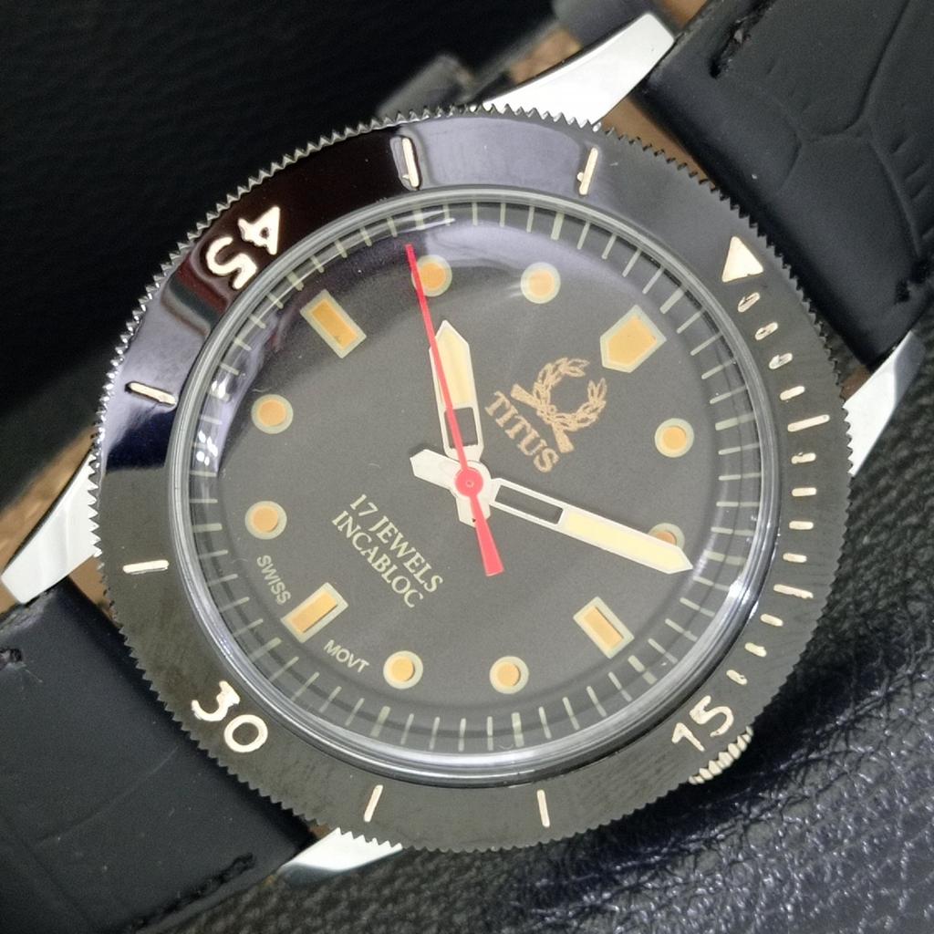 VINTAGE TITUS HAND-WINDING SWISS MENS TURNABLE BEZEL BLACK DIAL WATCH A700246-5 R202-a700246