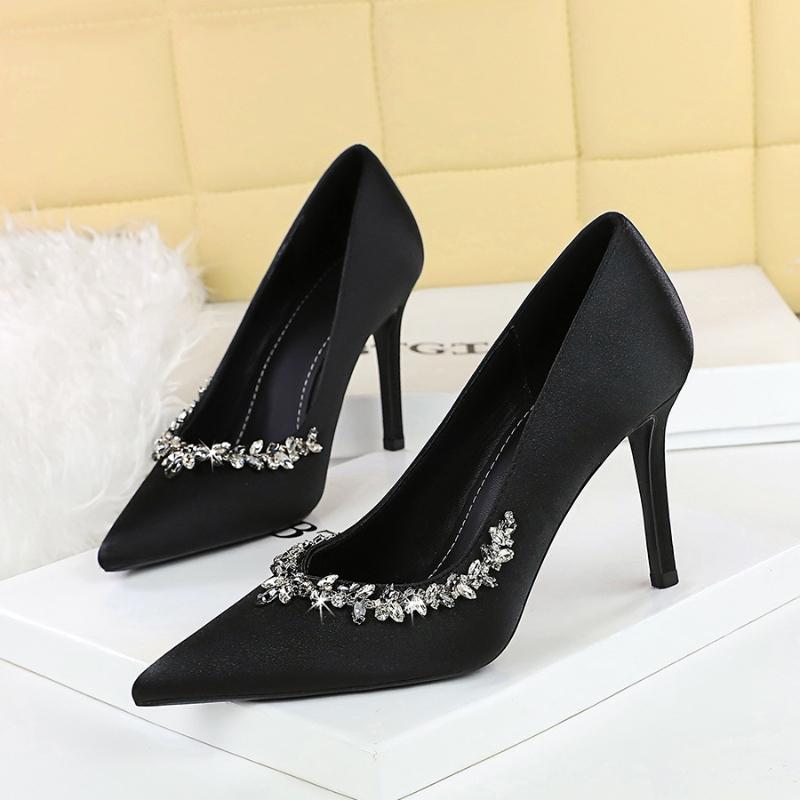 European And American Style Fashion Banquet High Heels Thin Heels Shallow Tiptoe Satin Rhinestone Super High Heels Single Shoes