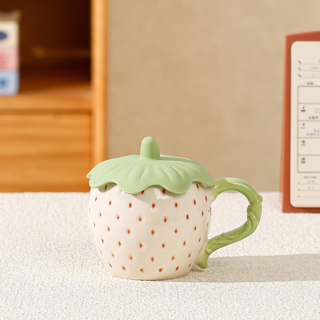 Strawberry Mug Ceramic Cup with Lid Cute Home Office Coffee Cup for Women Dormitory