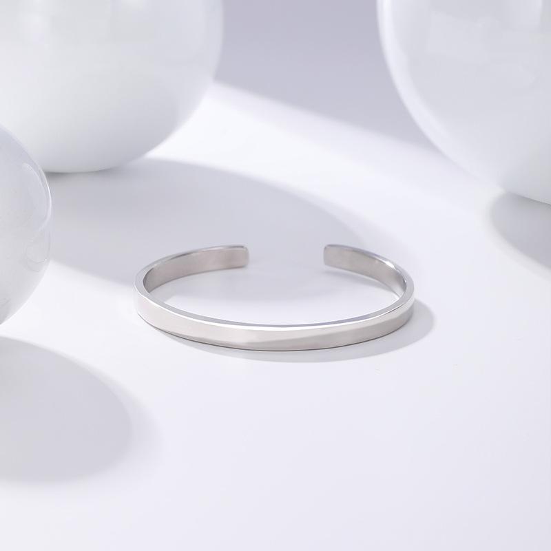 Source Jewelry Factory Light Luxury Niche Design S925 Pure Silver Smooth Open Bracelet for Girls, Simple and Trendy Bracelet