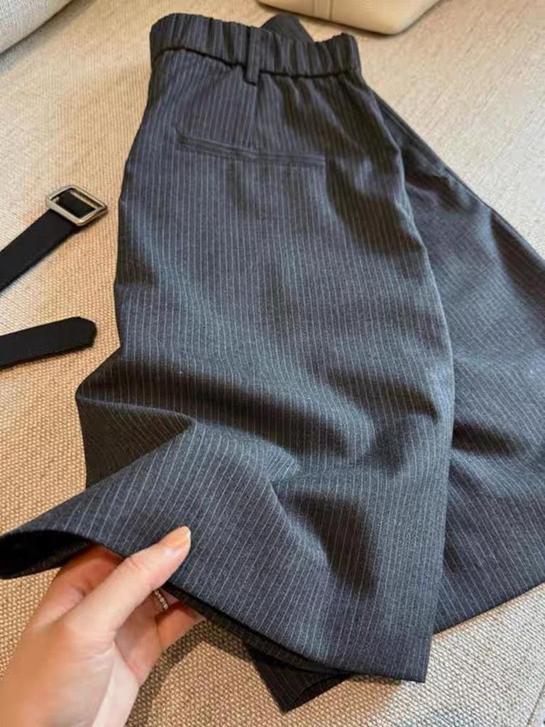 CHAO-Level Grey Striped High-Waisted Slimming Five-Point Suit Pants - Summer 2026 Mid-Length, Old Money Style.