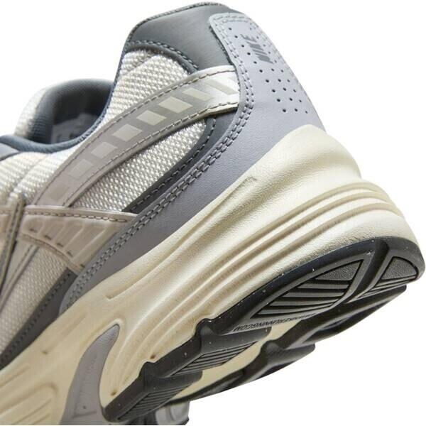 Кроссовки Nike Initiator светлая кость/кокосовое молоко/металлическое серебро/дымчато-серый