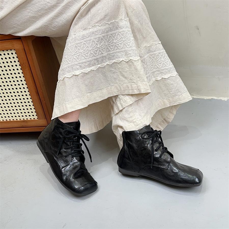 

Johnature Короткие ботинки на плоской подошве из натуральной кожи в стиле ретро с квадратным носком и шнуровкой для женщин 40 чёрный