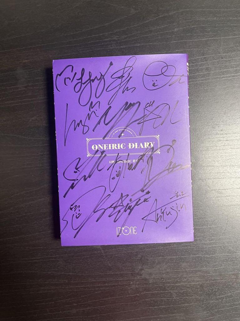 [USED] IZ*ONE Autographed Album