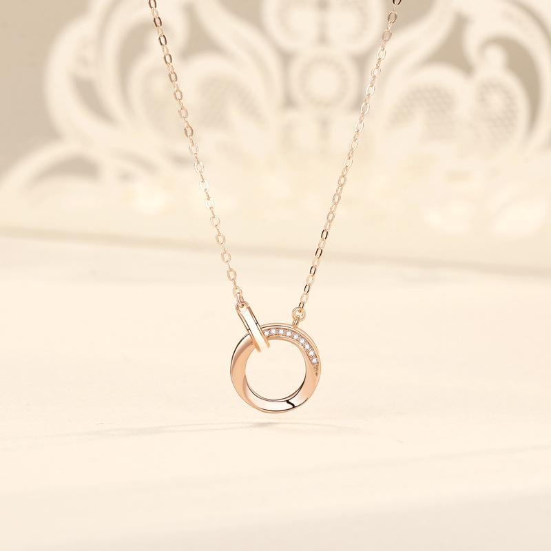 

Ожерелье Кольцо Мёбиуса Женское Нишевое Изысканное Темпераментное Универсальное Ожерелье с Подвеской Двойное Кольцо Эпоксидная Смола