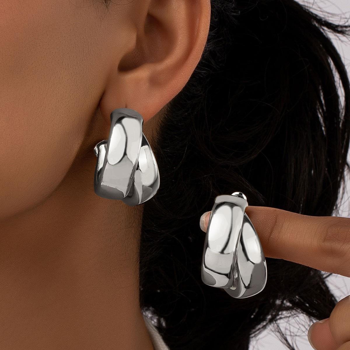 

Fashionable Women s Versatile Earrings With A High-end Temperament Hoop One Size
