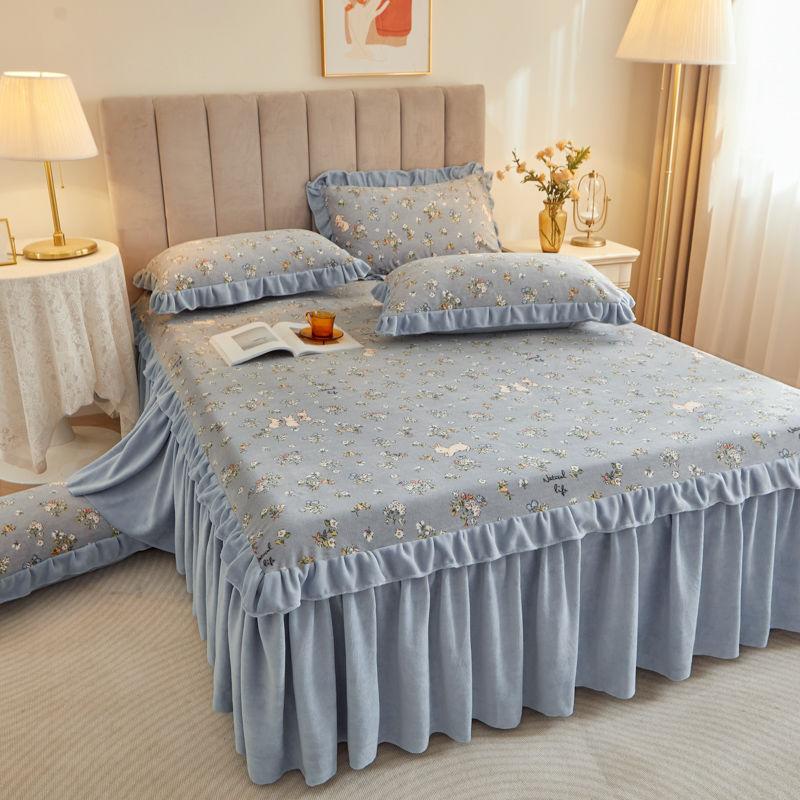 3 stücke Kleine Blumenmuster Plüsch Bett Rock Winter Dicke Volant Rand Tagesdecke Matratze Schutzhülle Anti Slip Bettlaken