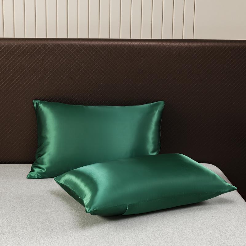 Satin-Gefühl Seidenähnliches Uni-Bettwäsche-Set - Beinhaltet Laken & Kissenbezug